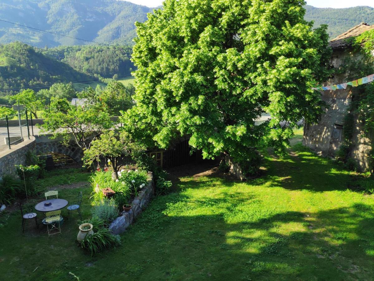 Gite La Taniere Des Alpes Bayons Екстер'єр фото